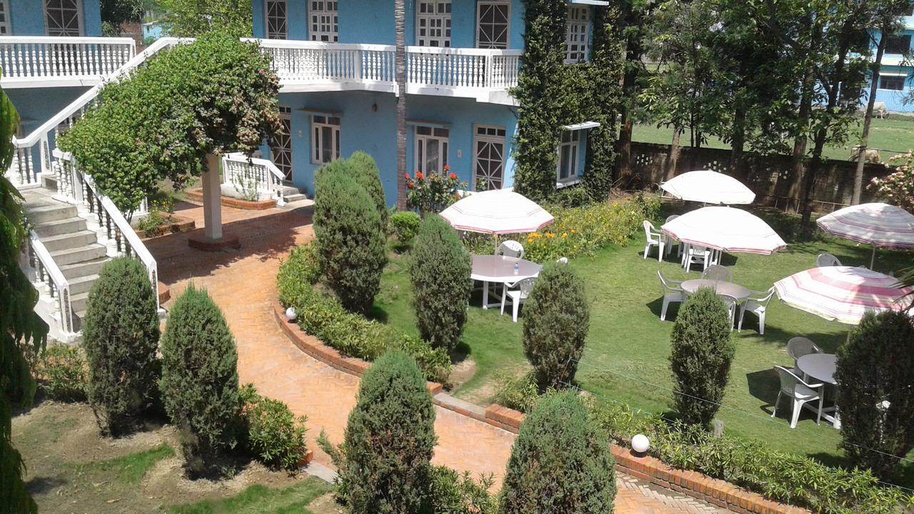 Hotel Megha-Traveller'S Village Nepalgunj Exterior photo